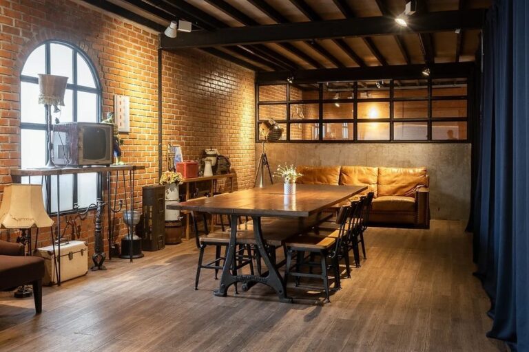 Brick Zone โซน Industrial Loft ผนังอิฐที่ G Village