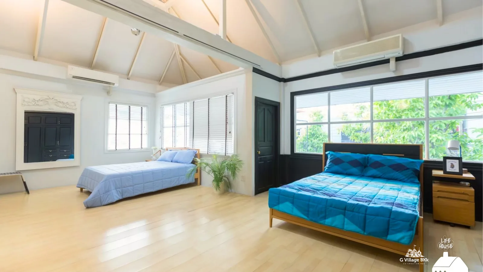 Serene Bedroom ห้องนอนชั้น 2 เพดานสูง