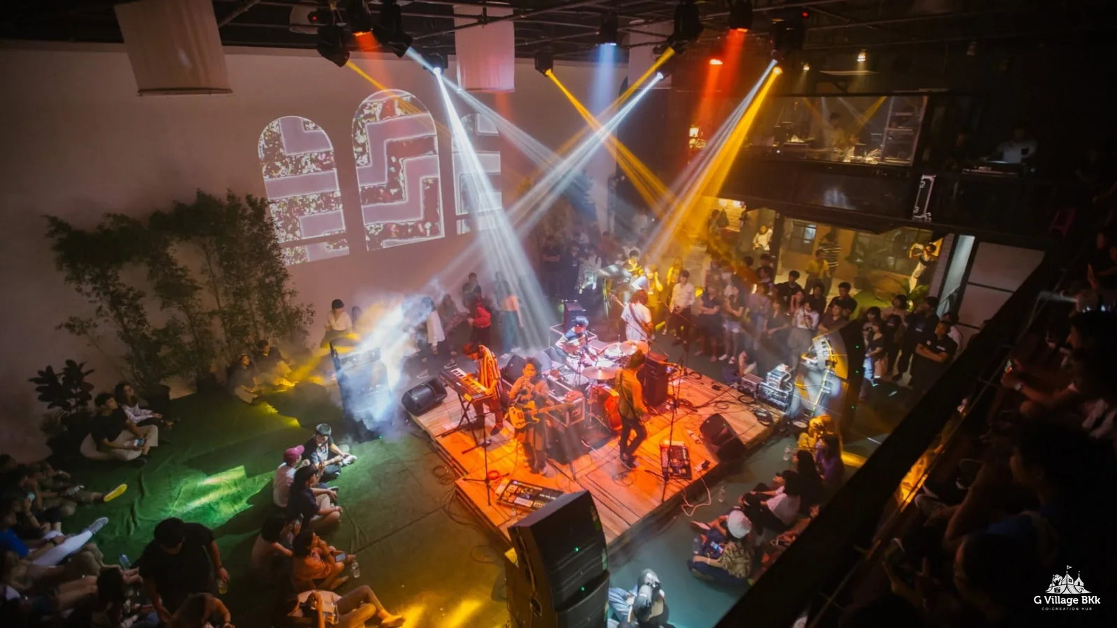 ปาร์ตี้บริษัทช่วงค่ำที่ The Circus G Village
